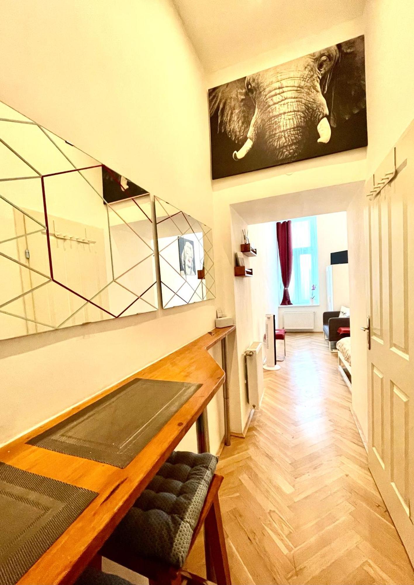 Private Place With A Soul Виена Екстериор снимка